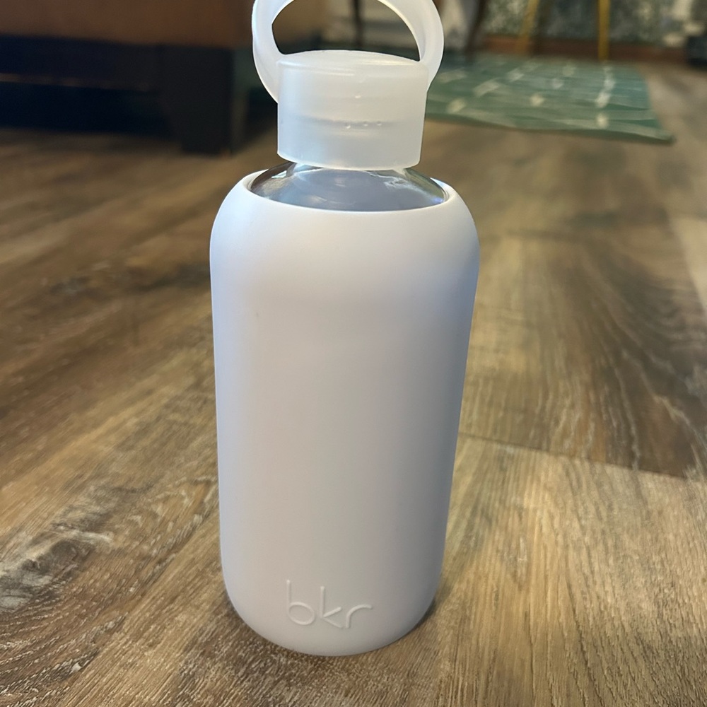 16 oz bkr Light Blue Glass Water Bottle